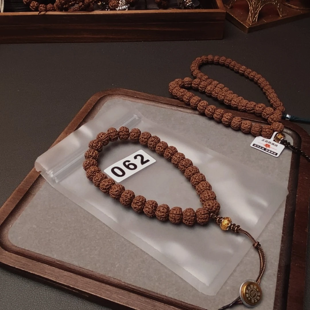 吊坠金刚菩提?**张哦哦哦哦哦哦哦哦哦哦哦