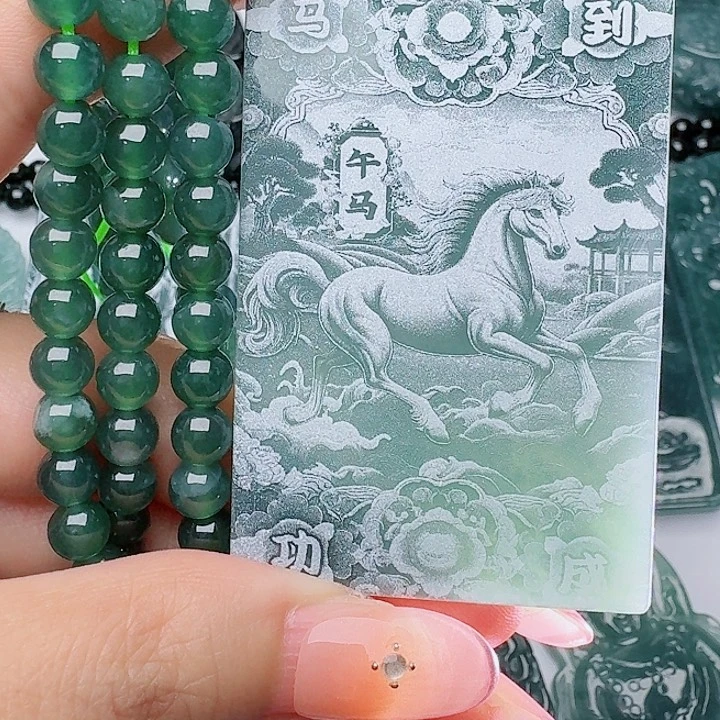 翡翠未镶嵌颈饰多样性发其一