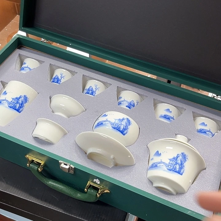 孤品茶具套装等。