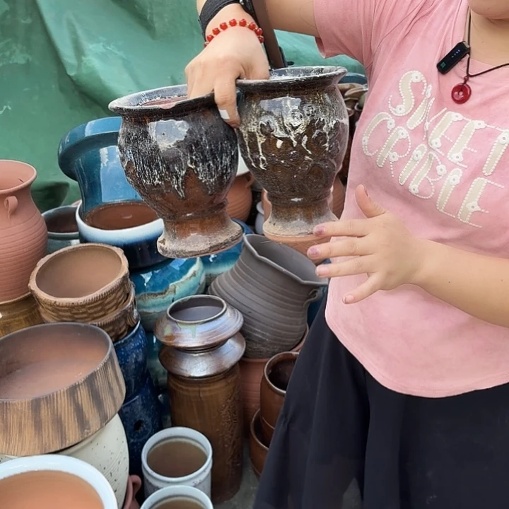 瑕疵两个盆子。