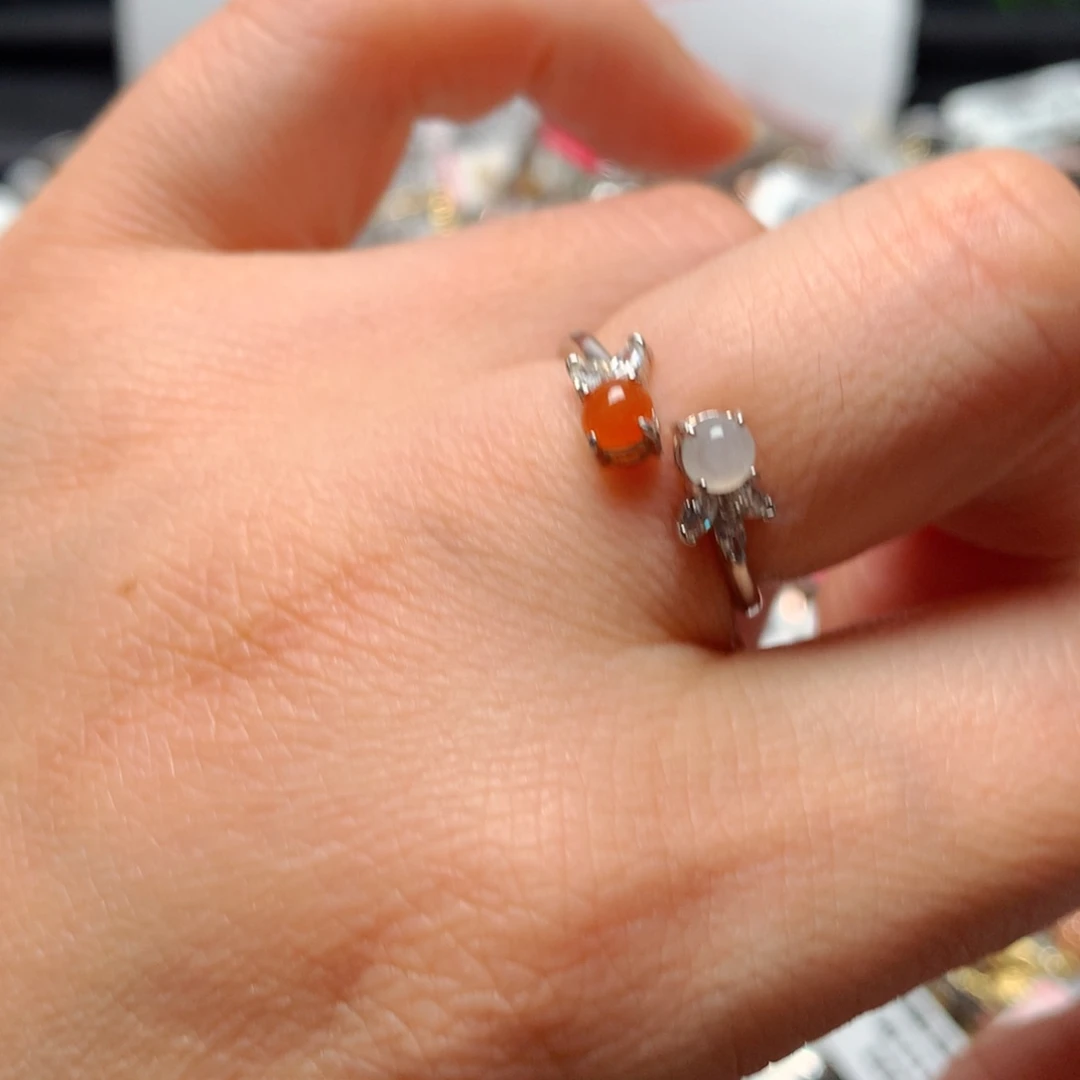 翡翠戒指银S925镶嵌天然翡翠戒指