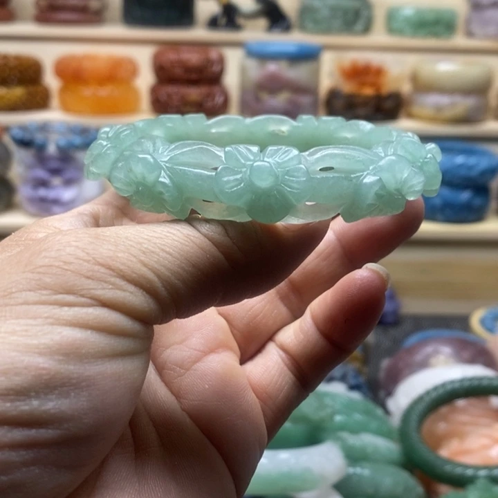 未镶嵌手镯石英质玉?**?