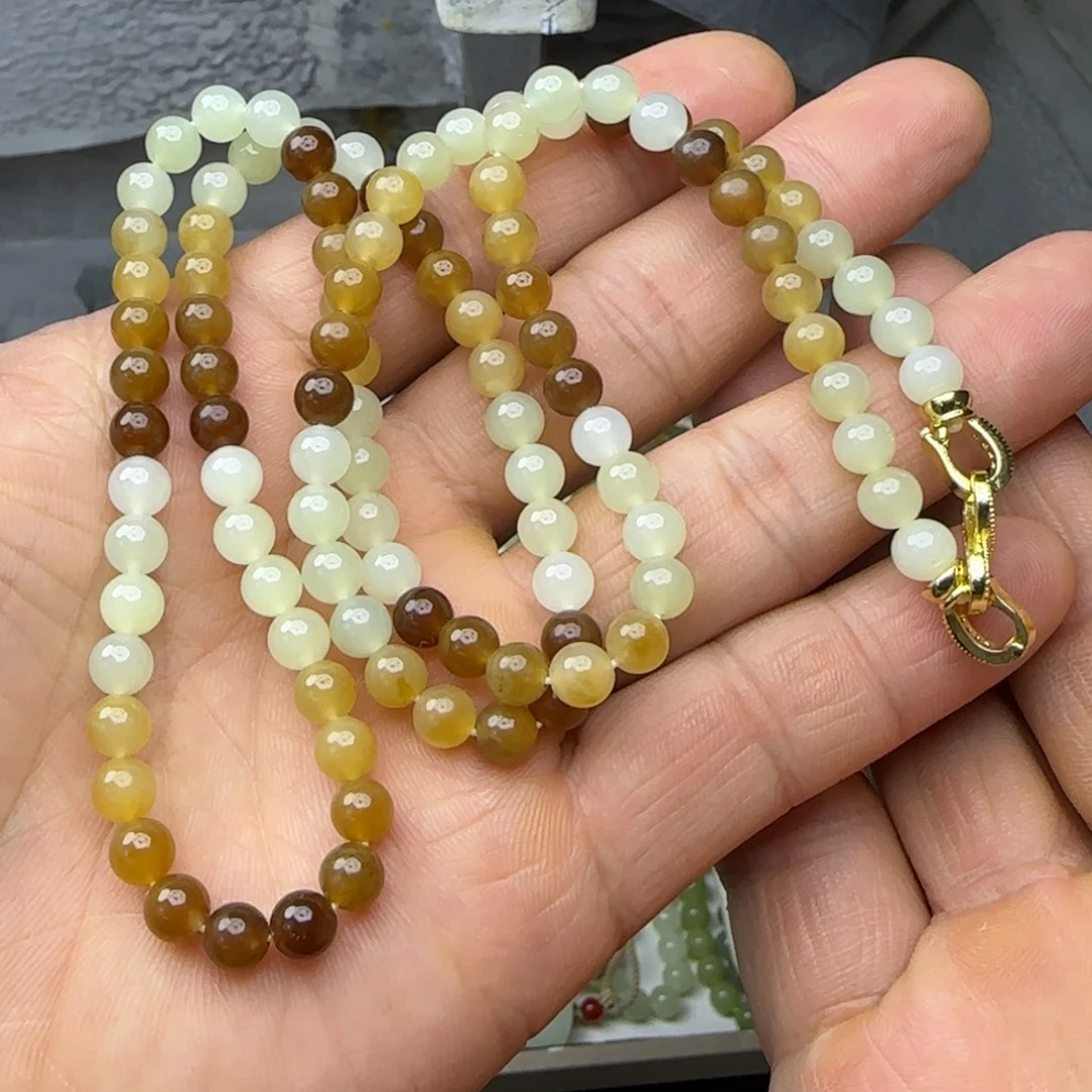 和田玉未镶嵌颈饰金山糖白6.108