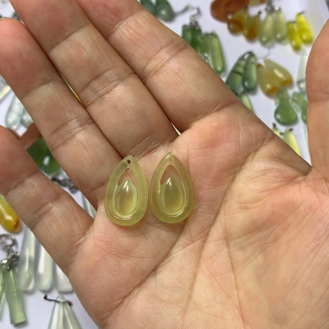 未镶嵌蛇纹石玉耳环