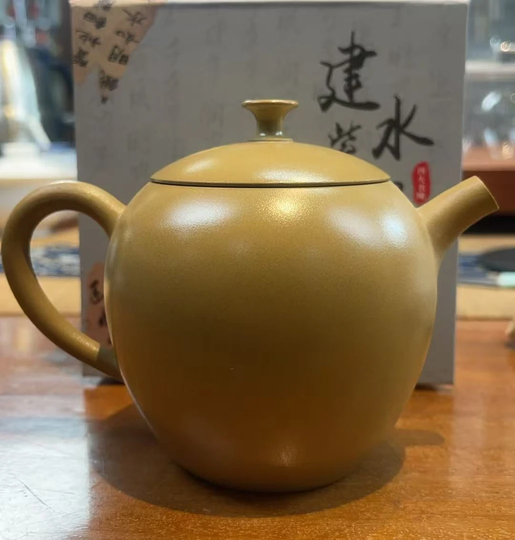高端建水紫陶茶壶