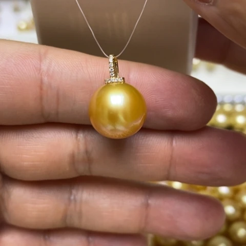 18K金镶嵌颈饰海水珍珠