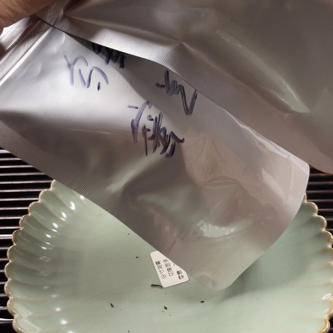 上***水杯子里还有很多东西