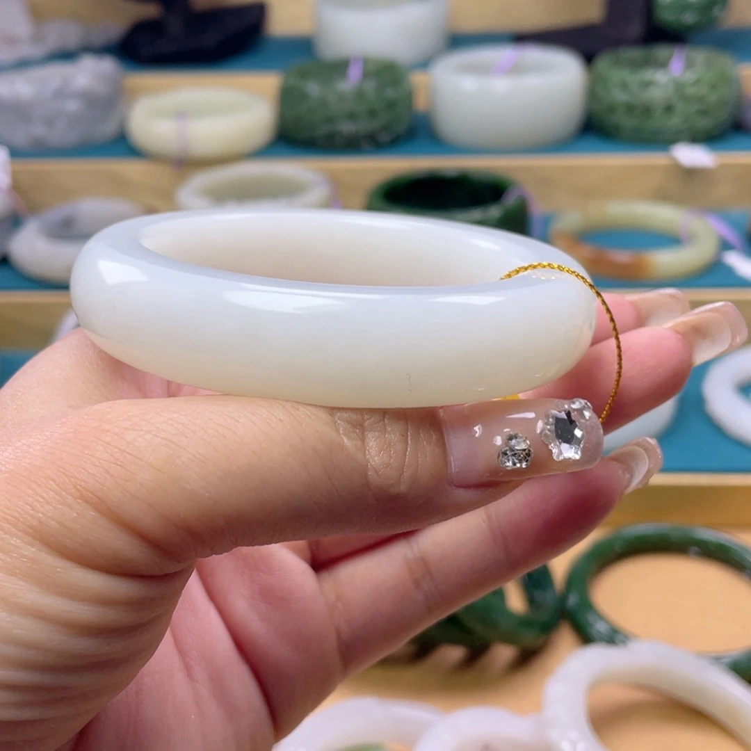 和田玉手镯未镶嵌10