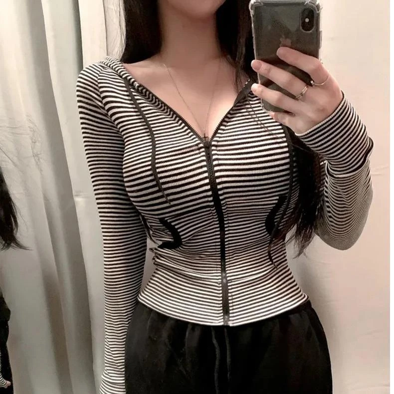 经典条纹气质修身直排拉链连帽外套女春秋复古显胸大性感短款上衣