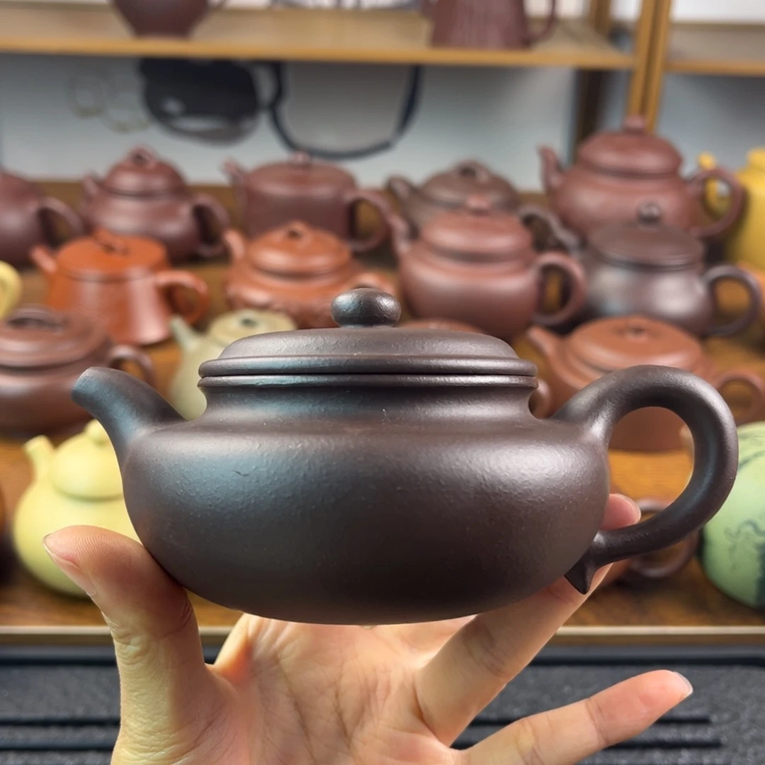 紫砂茶壶手工制作工艺精湛