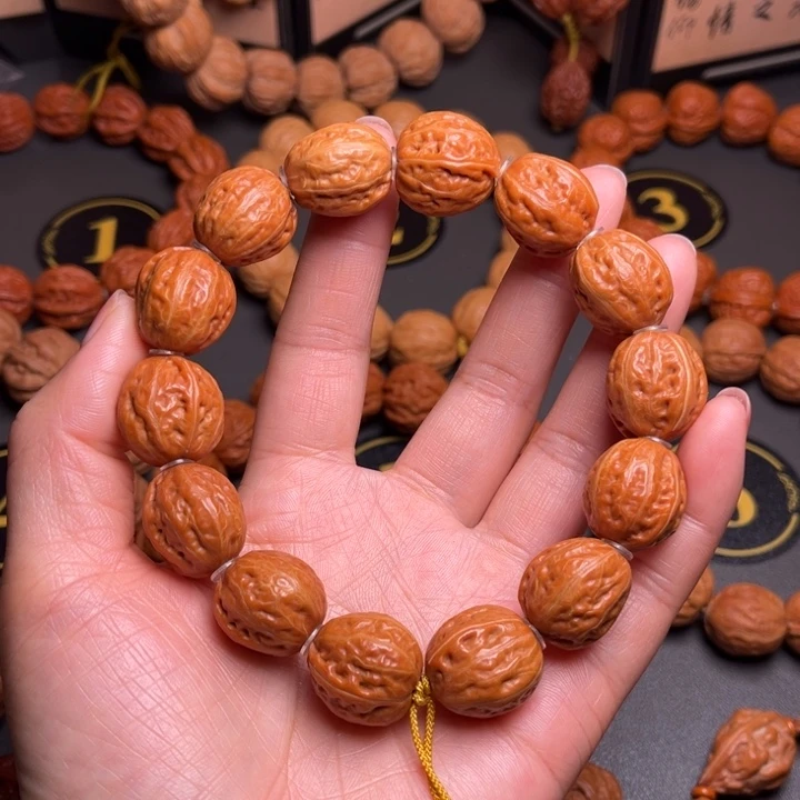 文玩核桃手串秋子