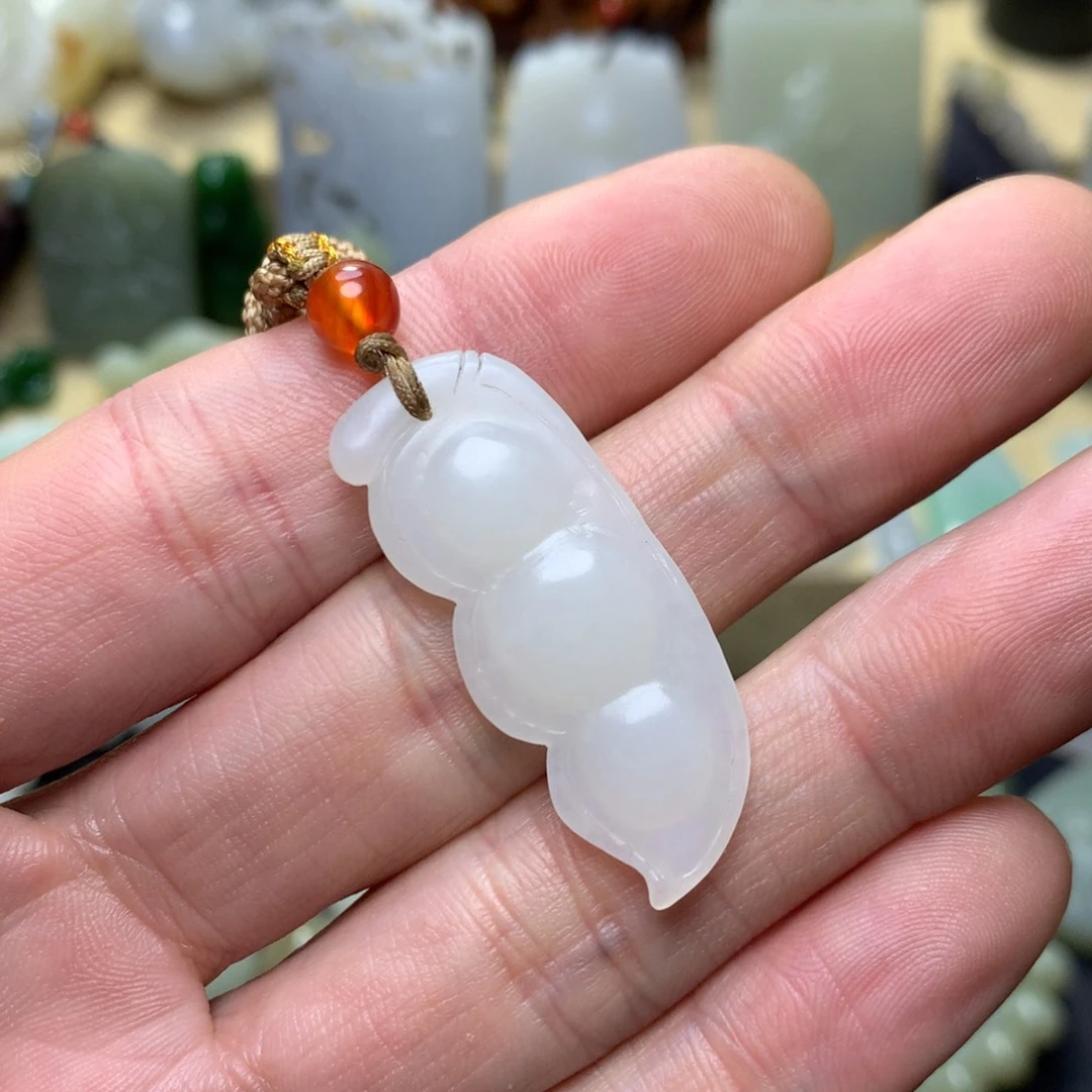 和田玉颈饰未镶嵌