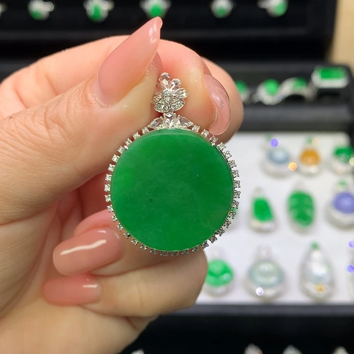 翡翠吊坠(不含链)18K金镶嵌