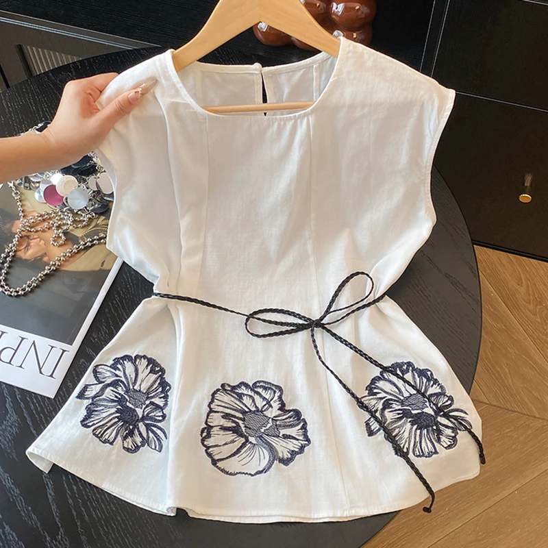 复古棉麻刺绣花朵漂亮无袖衬衫女2025夏季配腰带收腰外穿背心上衣