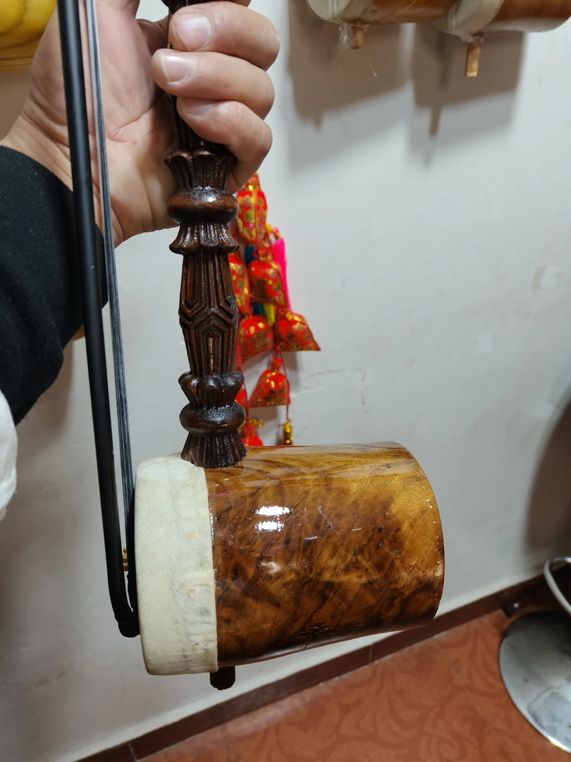 云南滇西北高原木料制作的弦子