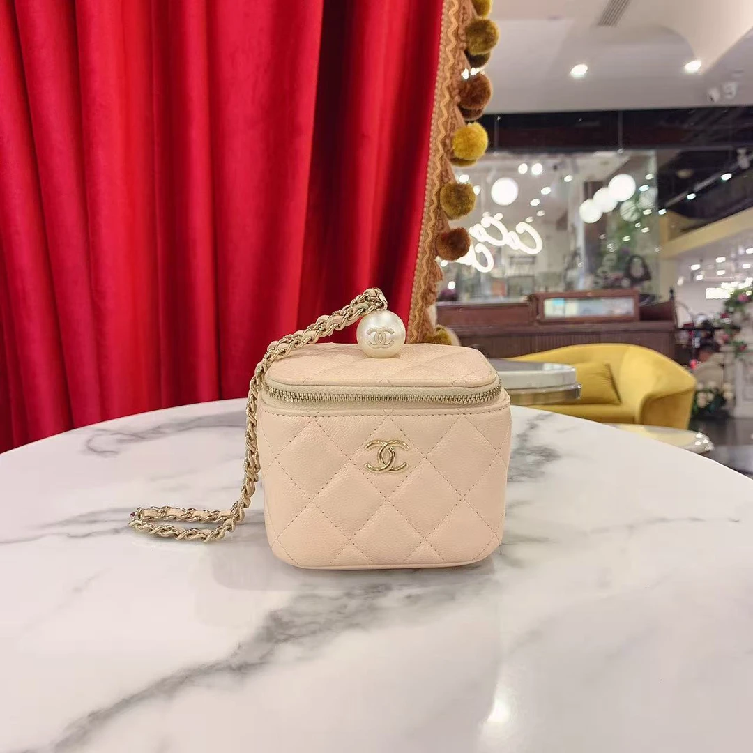 95新 Chanel/香奈儿 GGS一粒珍珠方盒子奶茶色金扣手提包60710573