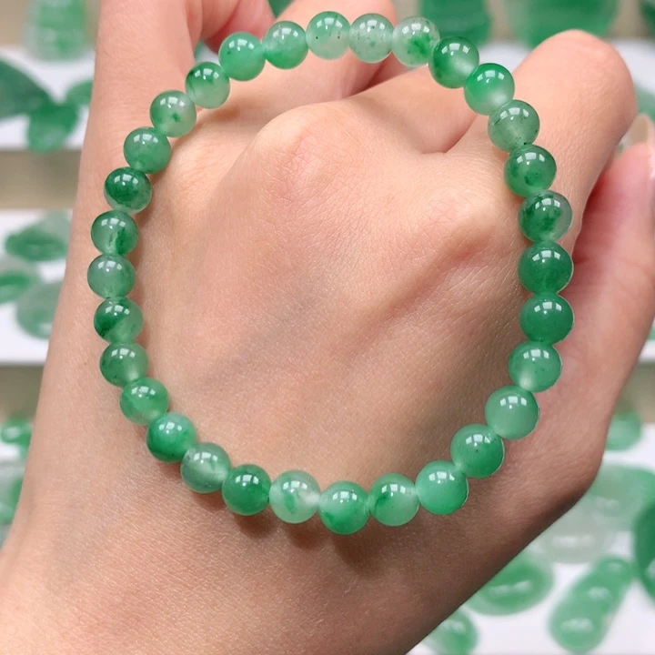 颈饰未镶嵌石英质玉