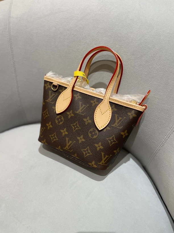 全新未使用 LouisVuitton/路易威登 neverfullbb全新 配件:尘袋票