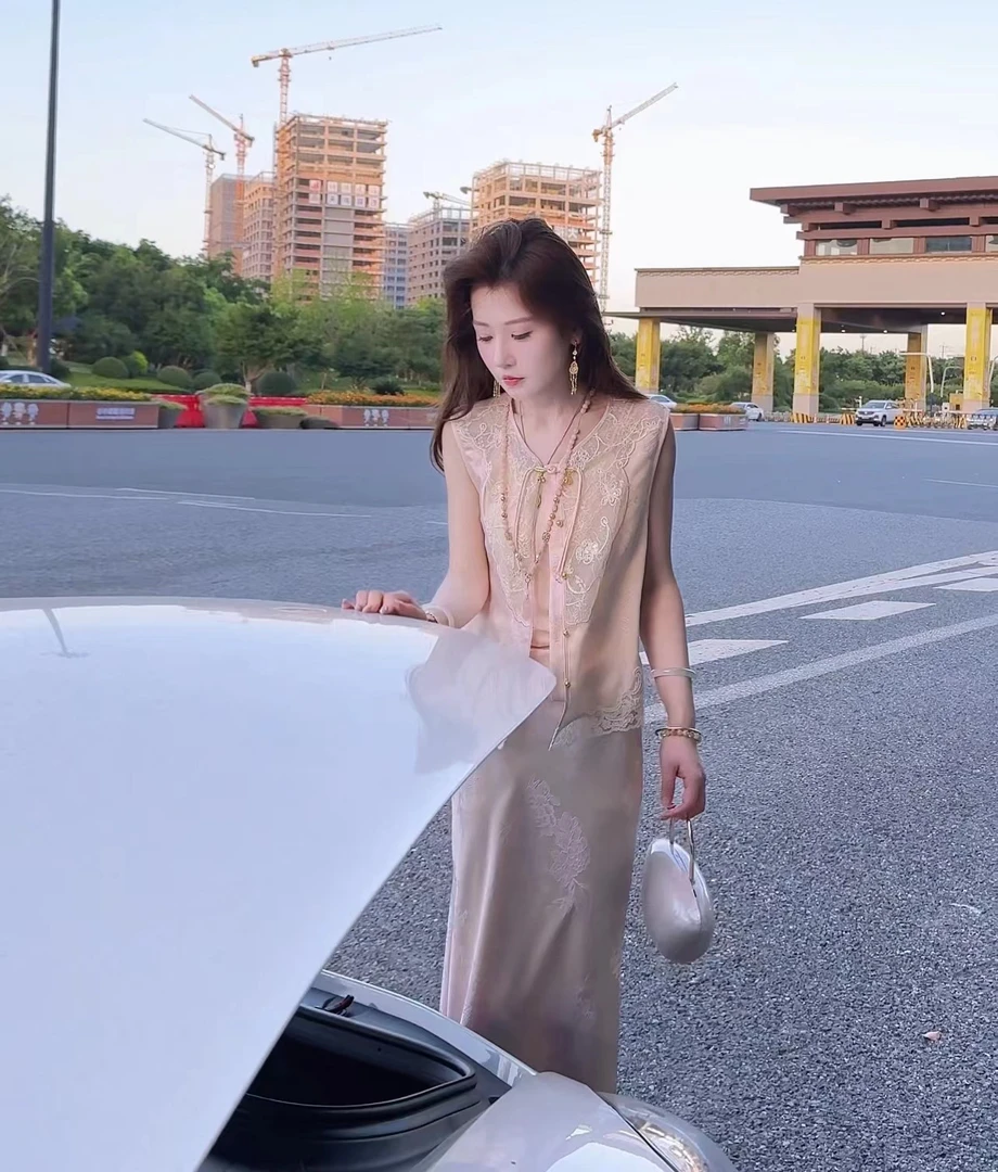 【婷婷】《千丝万缕》偏光刺绣 马甲吊带套装 TTH2SX751【Q】