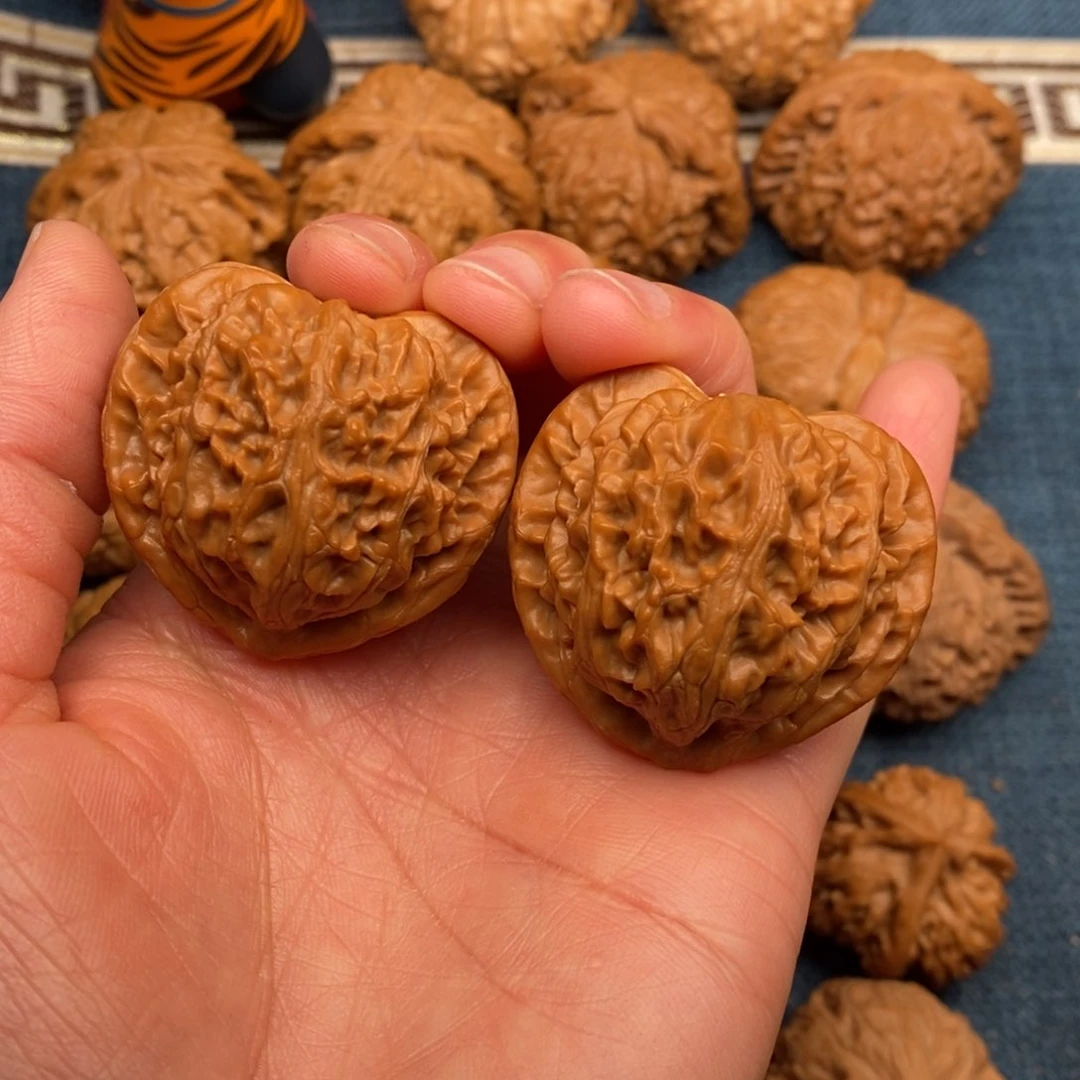 文玩核桃把件40全品桃心宫灯