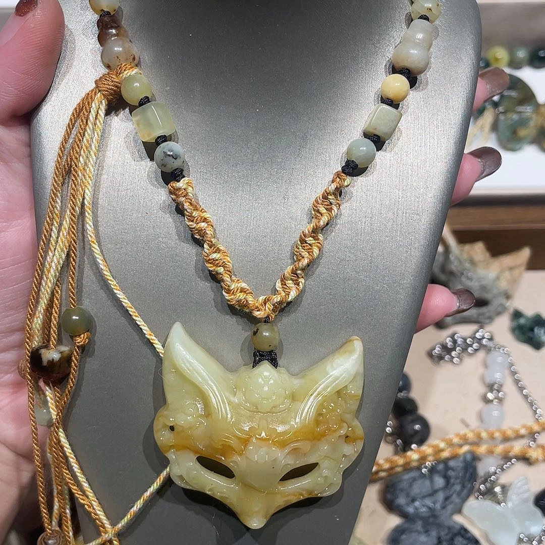 蛇纹石玉合金颈饰