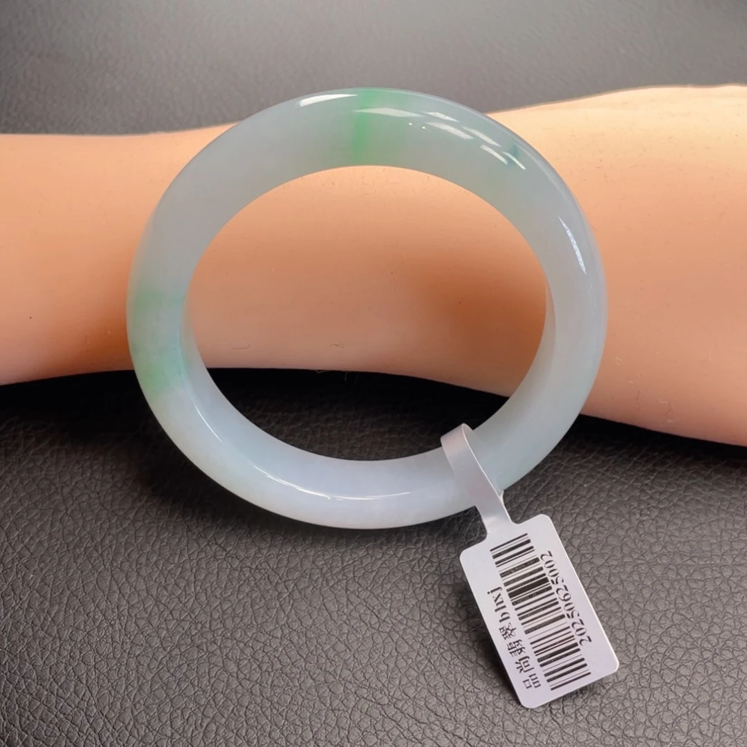 翡翠手镯未镶嵌缅甸翡翠