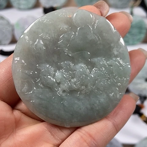 翡翠颈饰未镶嵌马到成功福利