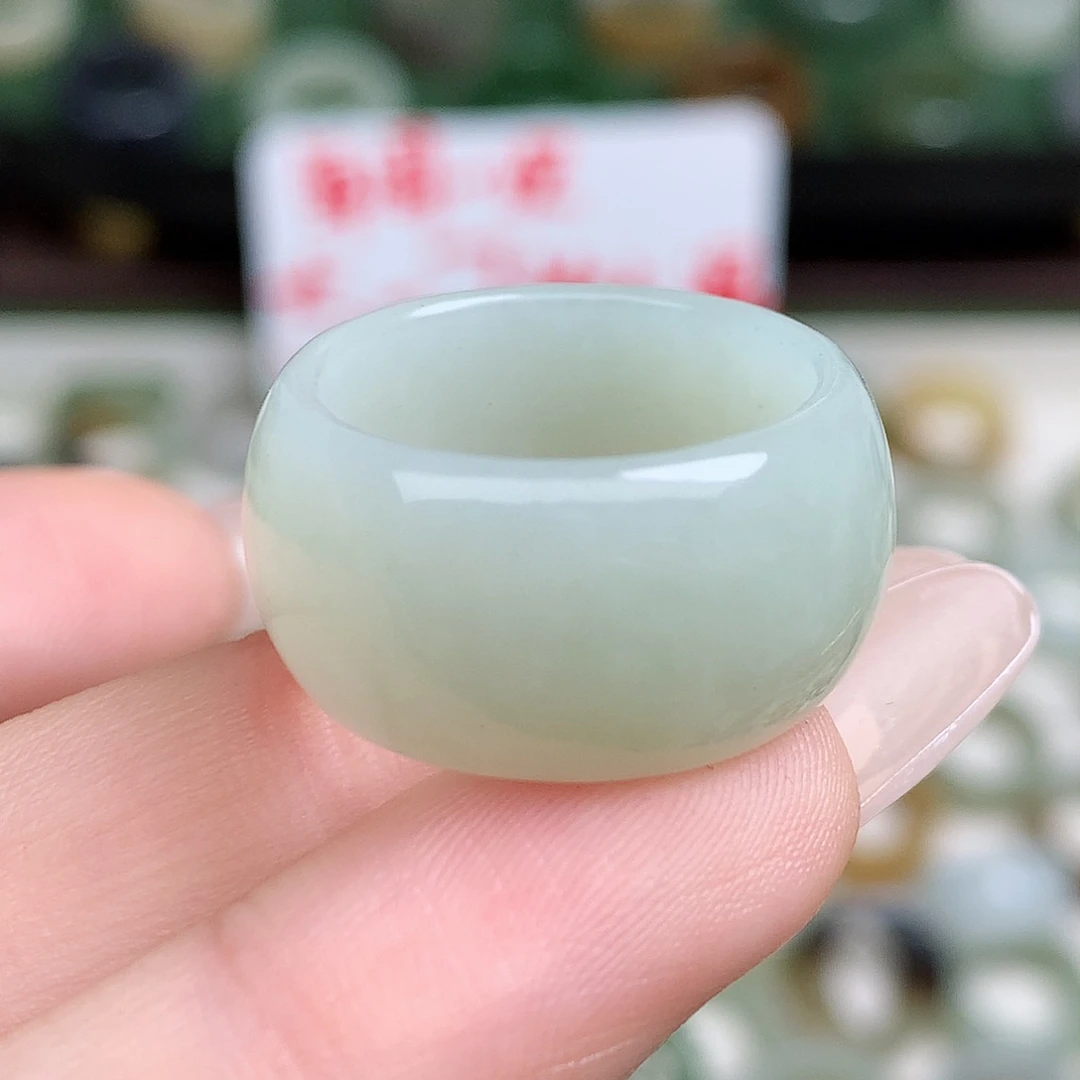 未镶嵌戒指和田玉