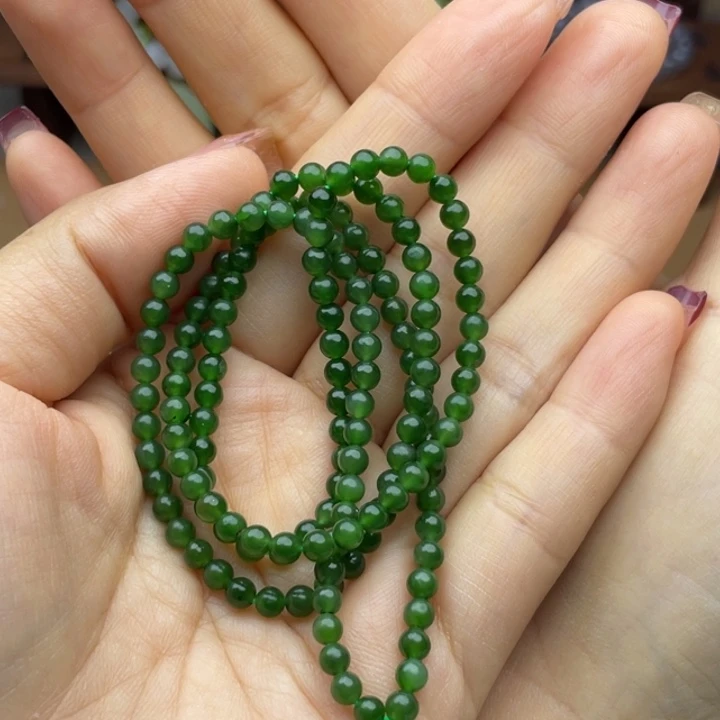 太***下和田玉未镶嵌颈饰