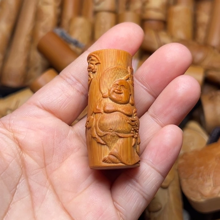 福***叔实心竹雕刻手把件