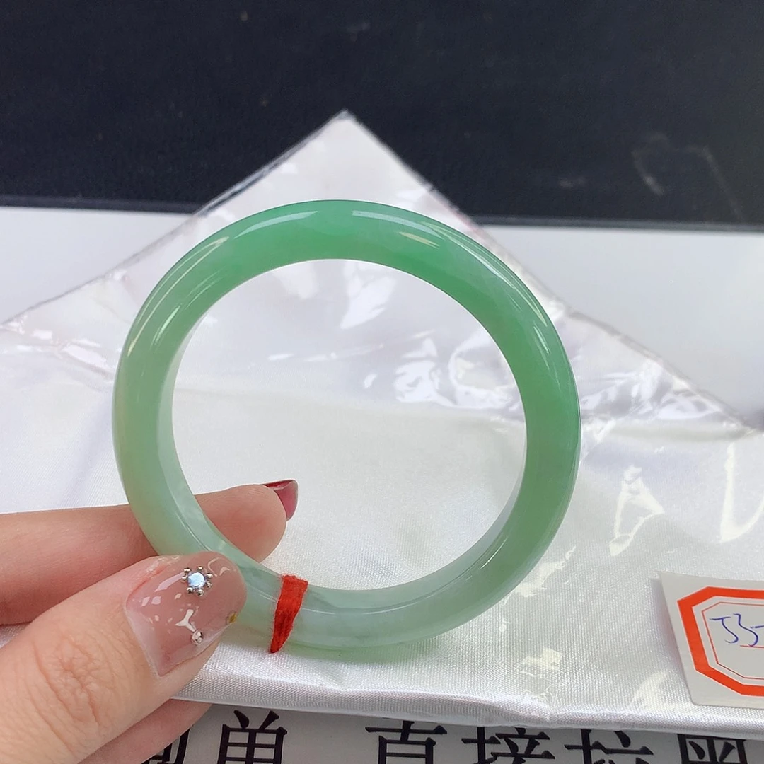 翡翠手镯未镶嵌天然翡翠A货 225