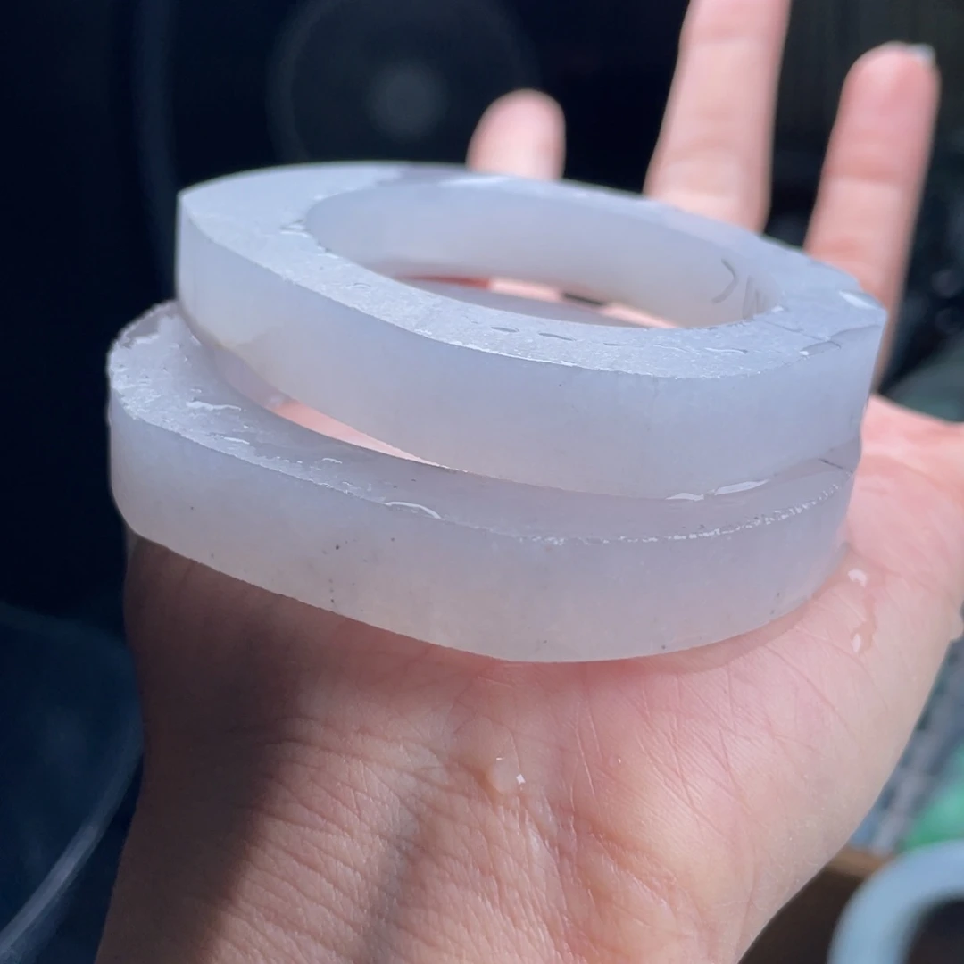 定制翡翠未镶嵌手镯