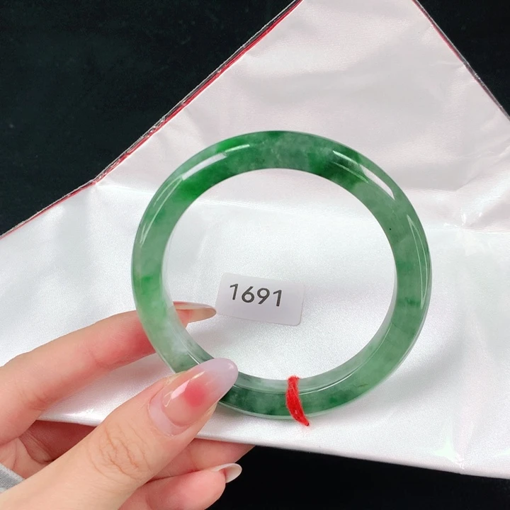 翡翠手镯未镶嵌天然翡翠手镯04