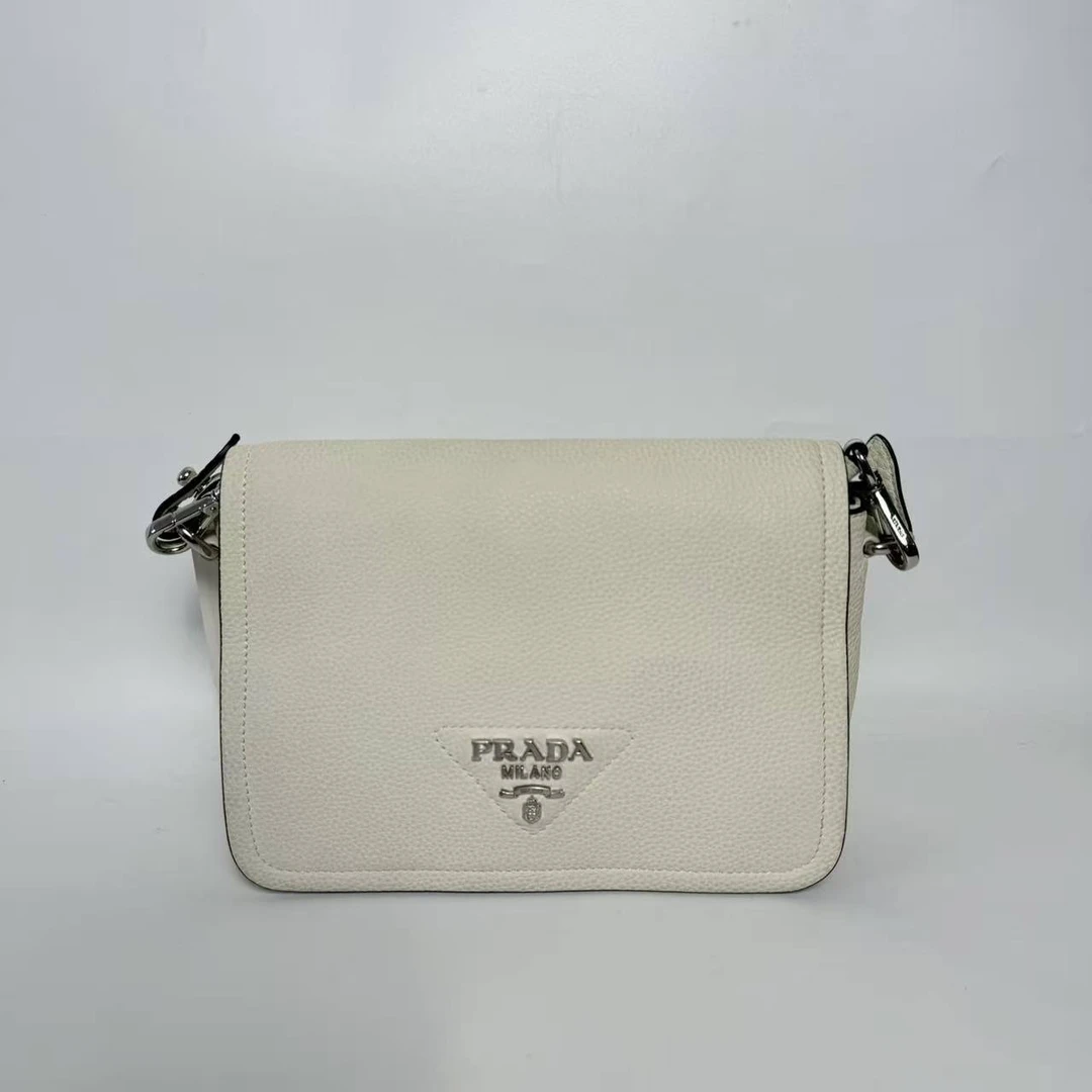 99新 Prada/普拉达 单肩包/包包/111488