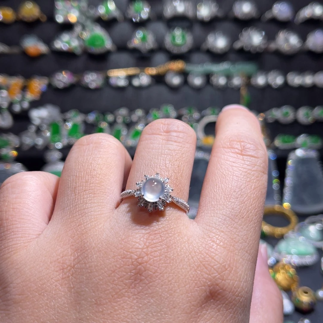 翡翠戒指18K金镶嵌冰蛋戒指