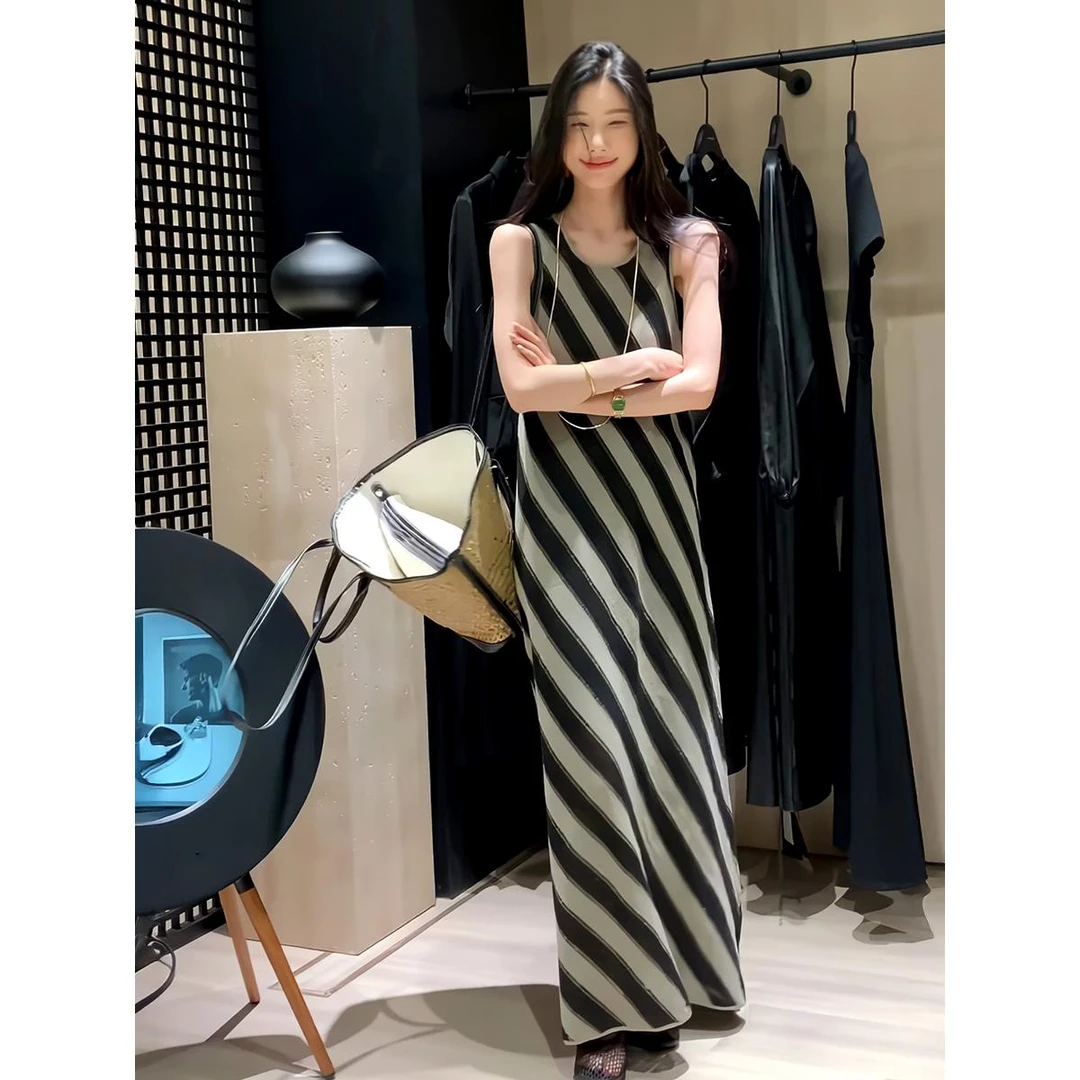 VOCKOO官方韩版气质高级感条纹背心连衣裙女2025春夏新款宽松遮肉