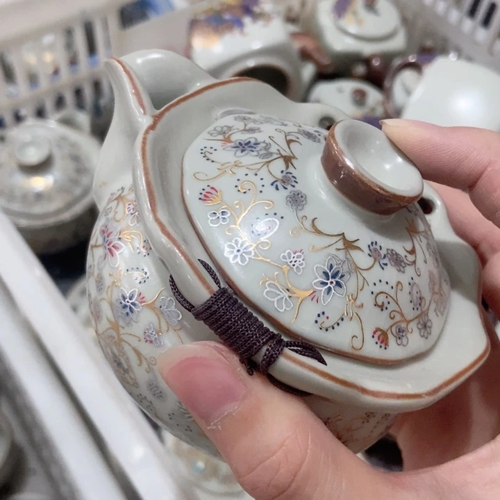 茶具微瑕，介意勿