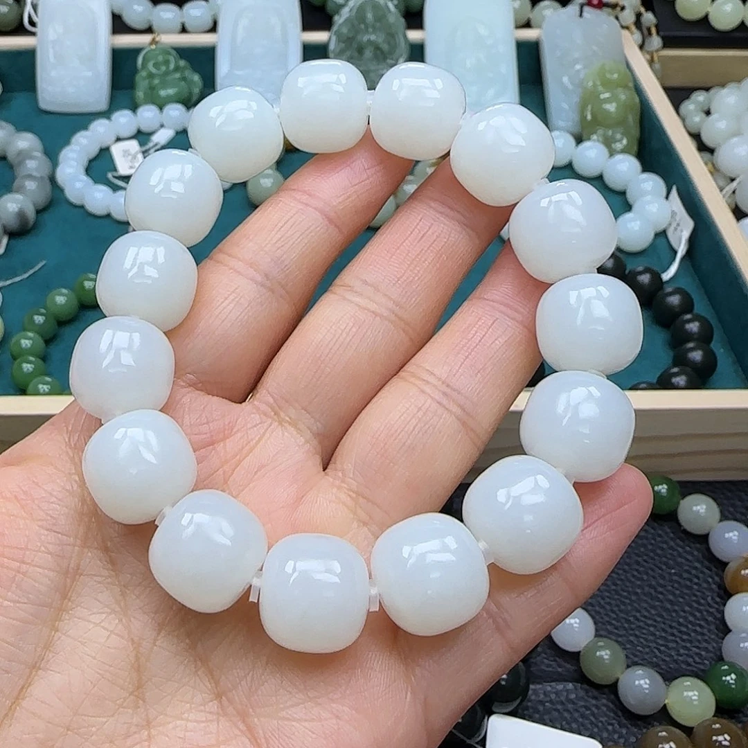 ****࿐和田玉未镶嵌手链