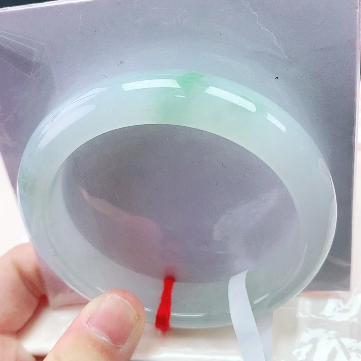 翡翠手镯未镶嵌54圈