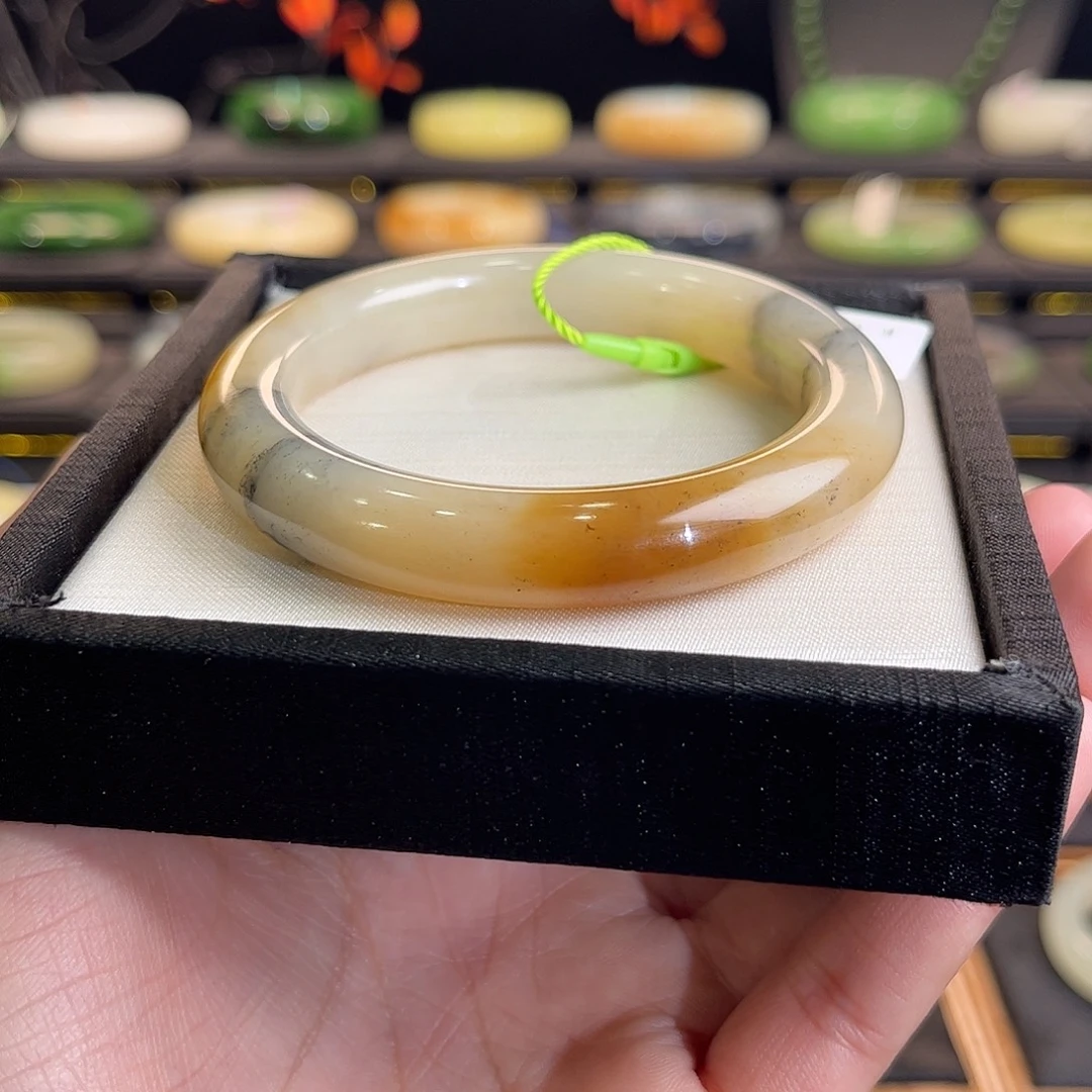 和田玉未镶嵌手镯楼兰三色