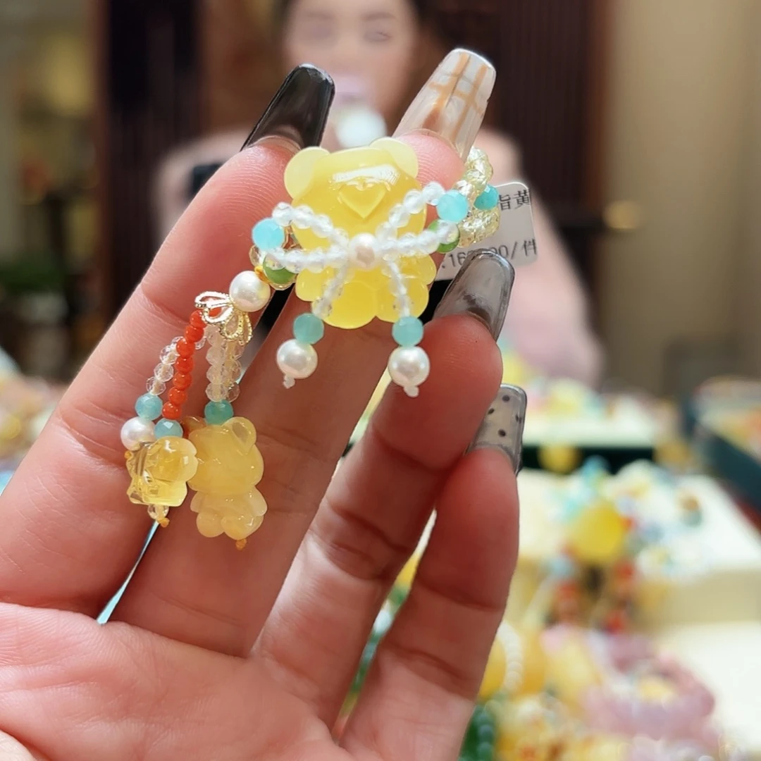 琥珀颈饰未镶嵌琥珀