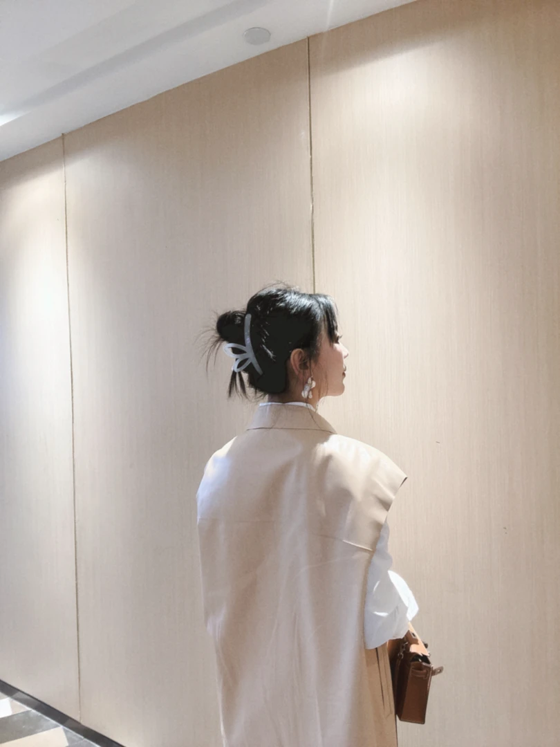 绵羊皮翻领廓形马甲