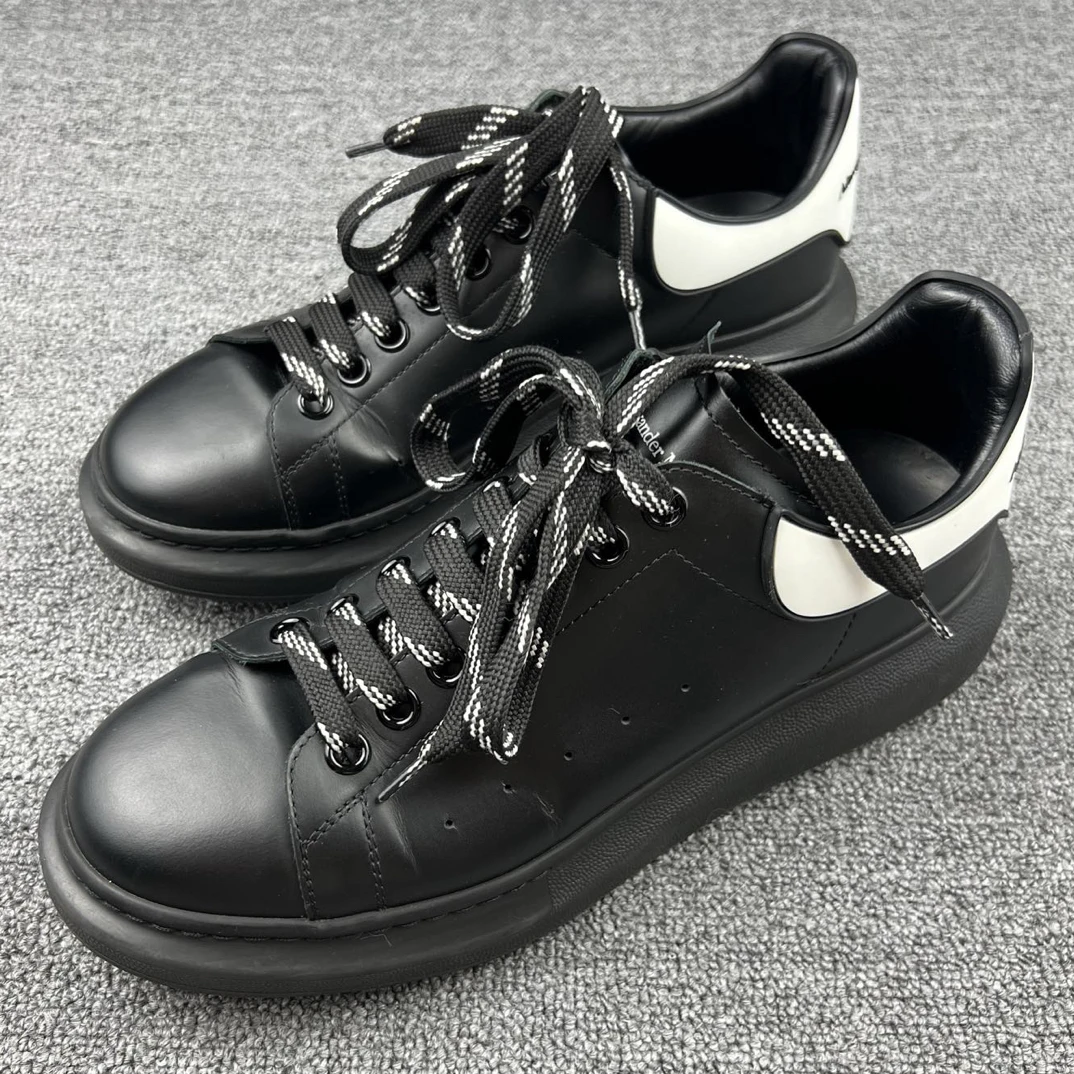 95新 Alexander McQueen/亚历山大·麦昆 42码 纯黑板鞋 98新/6033