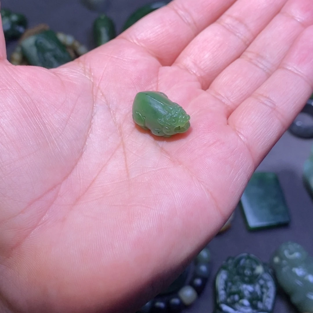 和田玉颈饰未镶嵌酷**萌