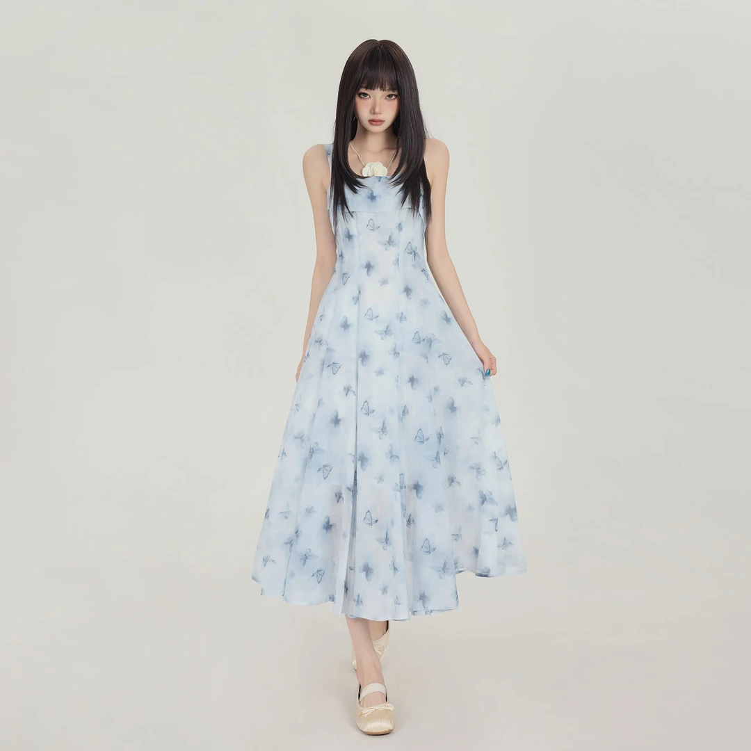 KRO夏季新款蝴蝶印花连衣裙海边度假温柔湖蓝水墨风设计感吊带裙