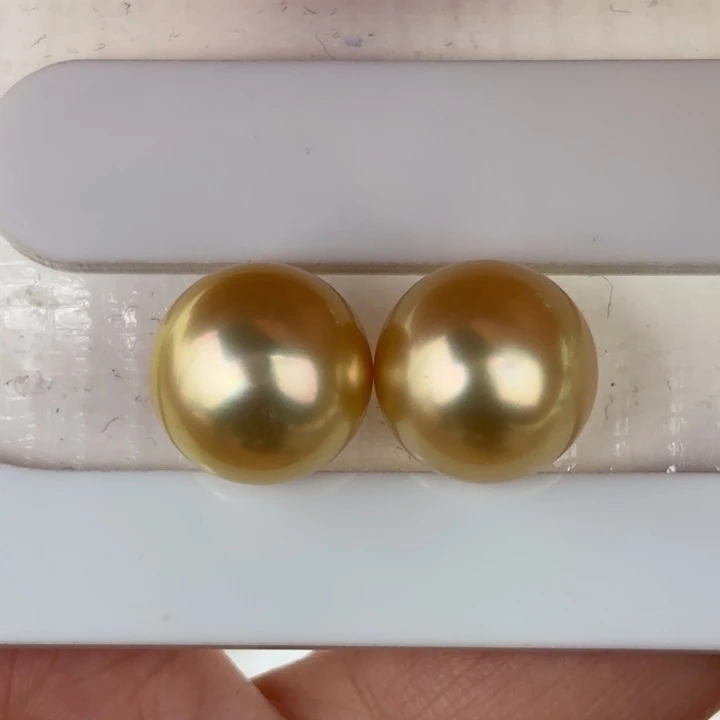 定制海水珍珠未镶嵌裸珠13.3mm金珠两颗