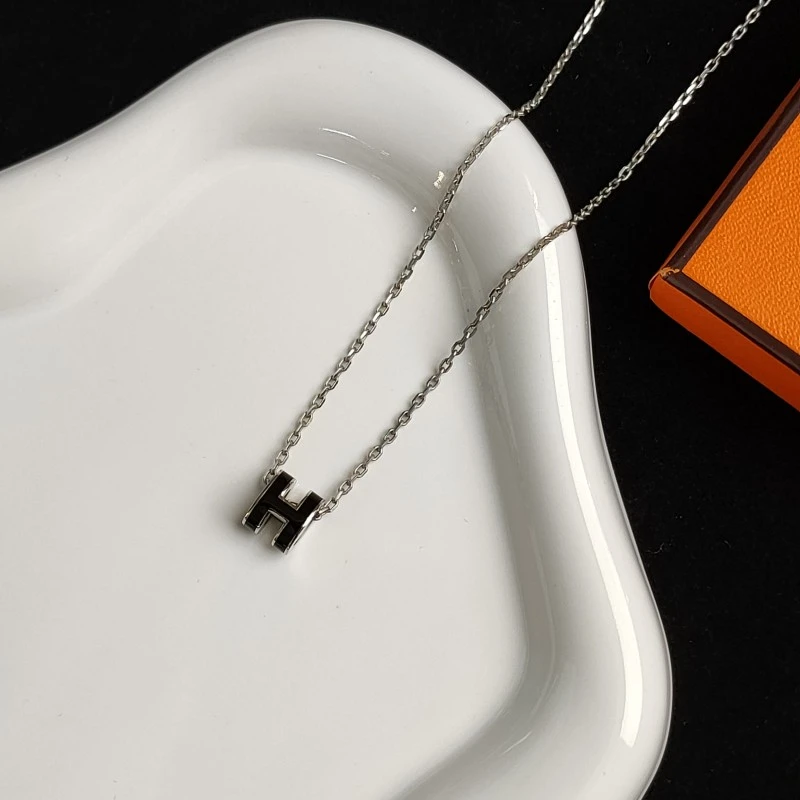 95新 Hermes/爱马仕 Azul - 黑银珐琅pop h mini项链 51359