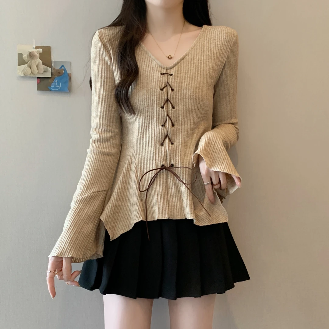 独特漂亮喇叭袖针织衫内搭早秋新款大码女装胖mm修身长袖小衫上衣