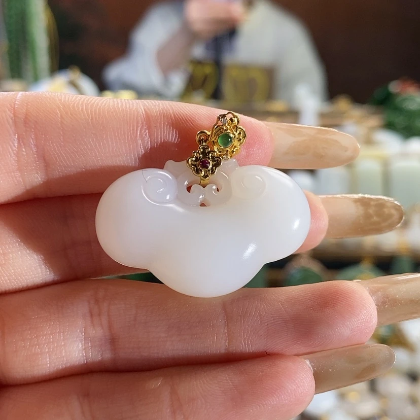 【闪购商品】和田玉吊坠18K金镶嵌