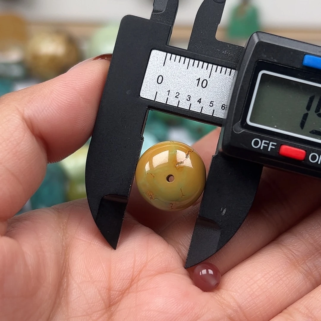 南红玛瑙未镶嵌珠宝奇石